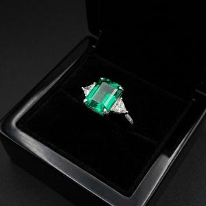 Bague imposante taille émeraude, argent sterling Art déco, pierre précieuse de synthèse 10 x 8 mm
