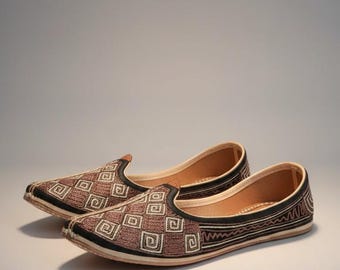 Handgemaakte leren jutis voor heren – traditionele feestkleding Mojadi