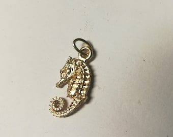 Tiny Seahorse - solid 14K Rose Gold