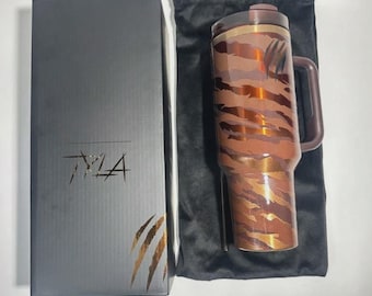 Vaso térmico Stanley x KAROL G de 40 oz Quencher H2.0 FlowState. Nuevo, edición limitada. Envío rápido.
