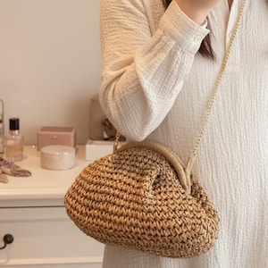 Minibolso de hombro bohemio tejido - Bolso estructurado tipo concha, bolso bandolera de paja para verano