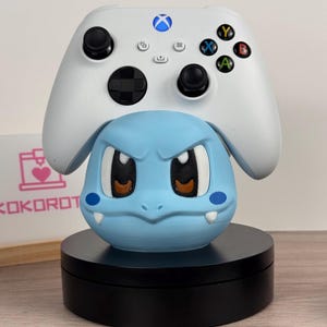 Support de manette Carapuce | Support de manette inspiré de Pokémon | PS5, Xbox et Switch Pro | Décoration de bureau gaming | Cadeau gamer imprimé en 3D