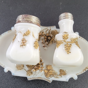 Antique Eagle Glass Co. Salt, Pepper and Tray rare find