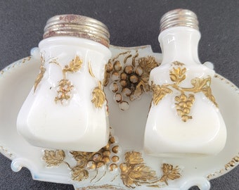 Antique Eagle Glass Co. Salt, Pepper and Tray rare find