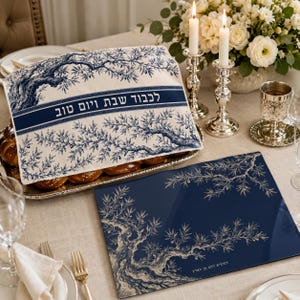 Olive Tree Challah Cover & Glass Challah Board Set, Toile de Jouy Judaica, Shabbat Table Decor, Jewish Wedding Gift Navy Set