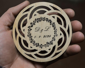 Sottobicchieri in legno di betulla rotondi per matrimoni, battesimi, cresime o una cena esclusiva.