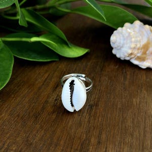 Anillo de concha de cauri hecho a mano, plata de ley 925, joyería bohemia playera.