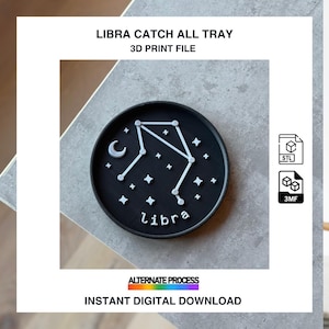 Puede incluir: Una bandeja negra Libra con un diseño de constelación Libra en blanco. La bandeja presenta el texto "Libra" y las palabras "Libra Catch All Tray" y "3D Print File". La imagen también incluye el texto "Instant Digital Download".