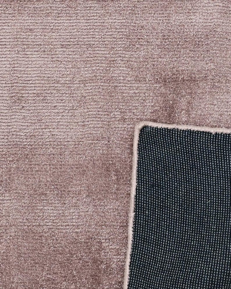 Alfombra de seda Tencel tejida a mano, alfombra de seda con punta de corte, alfombra moderna rosa rubor, alfombra minimalista de lujo hecha a mano, alfombra contemporánea de brillo suave imagen 3