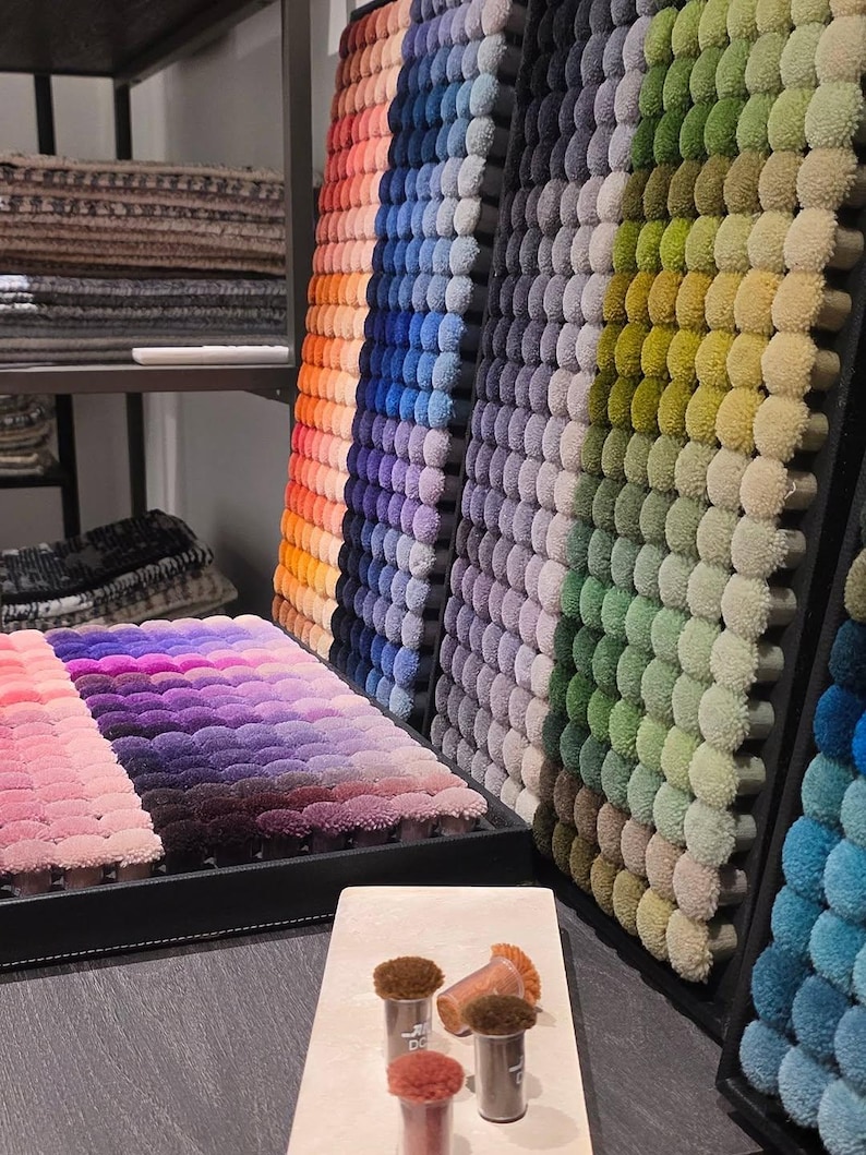 Tappeto in viscosa tessuto a mano beige / Tappeto di lusso effetto seta / Tappeto moderno minimalista / Tappeto morbido e lucido per soggiorno / Tappeto neutro per la camera da letto immagine 10