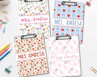 Portapapeles acrílico personalizado con diseño floral vintage para profesores: Regalo personalizado para profesores para la vuelta al cole, regalos de agradecimiento para profesores, material escolar.