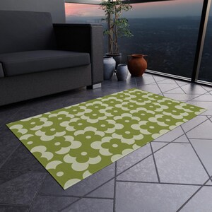 Deck Rug | Retro Flower Green Geometric Pattern | Fade Resistant Outdoor Rug for Patios 36" × 60"