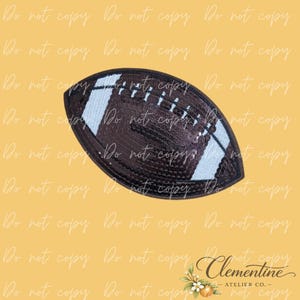 Könnte beinhalten: Ein brauner Football mit weißen Streifen und Nähten. Der Football ist oval und hat eine strukturierte Oberfläche. Der Hintergrund wiederholt den Text "Do not copy". Der Text "Clementine Atelier Co." befindet sich unten rechts.