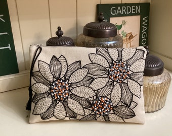 Floral Patterned Canvas clutch Bag, hand embroidered,Handcrafted Carryall for Any Occasion, Perfect Carryall Gift, moms day, handmade gifts