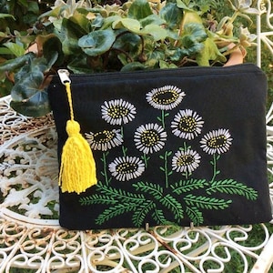 花柄刺繍入りコスメポーチ/黒コットンメイクアップポーチ/可愛いトイレタリーポーチ/白フラワーケース/ペンケース/ファスナー付き財布/小物入れ