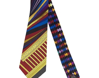 Cravate vintage Versace en soie : imprimé géométrique et baroque multicolore des années 1990 fabriquée en Italie, objet de collection nectie