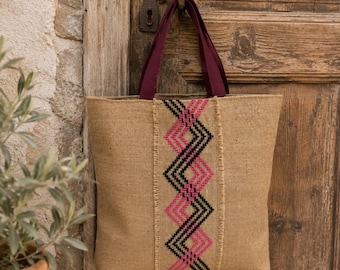 Handmade Jute Tote Bag with Geometric Embroidery | Boho Market | Rustic Summer Shoulder Bag | Artisan Mediterranean Style