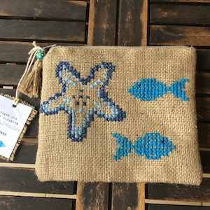 Hand-Embroidered Jute Pouch with Starfish & Fish – Coastal Rustic Zip Bag – Eco-Friendly Beach Clutch by Apopsis
