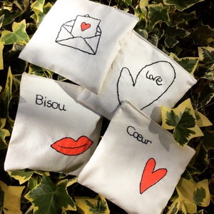 Conjunto de sachês de lavanda com botões naturais de lavanda orgânica, conjunto bordado à mão, sachês de gaveta centrados, presente de dia das mães, LETTRE D'AMOUR