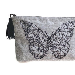 Bolsa de lona de mariposa web, bordada a mano con cuentas negras, detalles de borlas negras