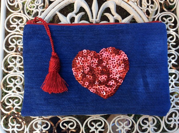 Sac Bandoulière Bohème En Velours Rouge à Pompons Et Sequins – Fait Main Et Unique