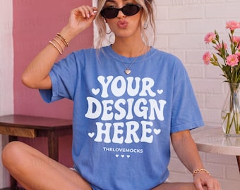 Maqueta de camisa azul claro Comfort Colors 1717, maqueta de modelo C1717, maqueta de camiseta Lifestyle, maqueta de boutique, maqueta Soft Girl, maqueta Trendy It Girl