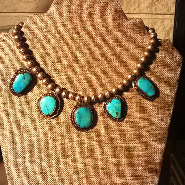 Exquisite Native American Navajo Turquoise and Sterling Silver Necklace