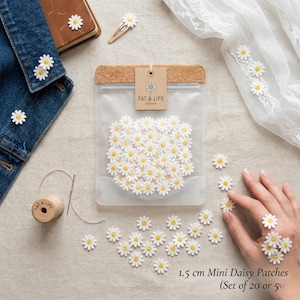 Mini Daisy Patch 1.5cm, Embroidered Flower Applique for Clothes and Hair Clips (20/50 Pcs)