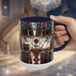 Taza de biblioteca con rosa encantada, taza de café con estantería de vitrales, regalo inspirado en La Bella y la Bestia, taza de libros, taza de té Dark Academia, 15 oz imagen 1