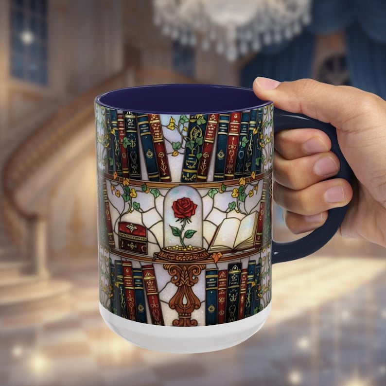 Taza de biblioteca con rosa encantada, taza de café con estantería de vitrales, regalo inspirado en La Bella y la Bestia, taza de libros, taza de té Dark Academia, 15 oz imagen 1