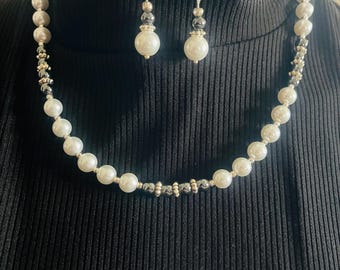 White and Dark Gray Necklace with Earrings.