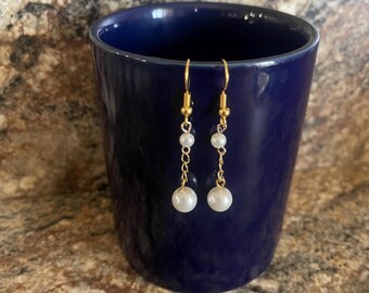 Gold Chain White Pearl Dangled