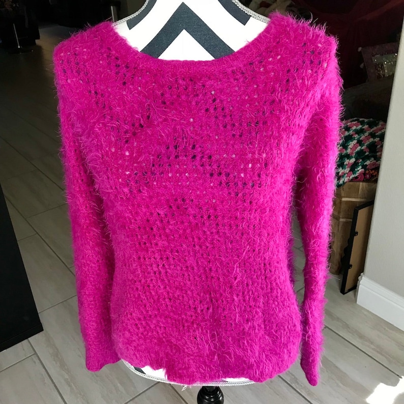 Vintage 1990s Hot Pink Fluffy Fuzzy Hippie Psychedelic Kawaii Retro Pin Up Girl Sweater Sz L