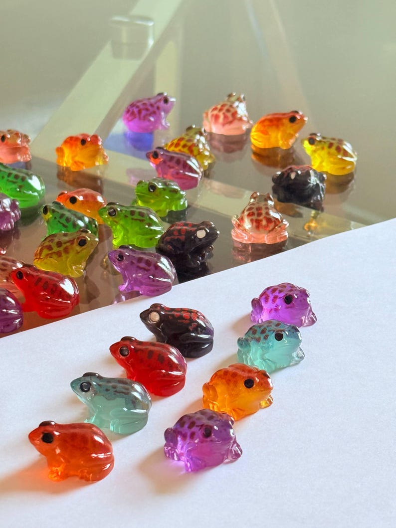8-100pcs Miniature Resin Frogs – Colorful Terrarium & Fairy Garden Decor (2.7cm) image 16