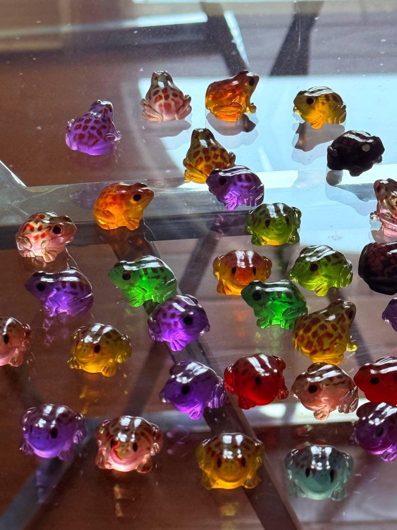 8-100pcs Miniature Resin Frogs – Colorful Terrarium & Fairy Garden Decor (2.7cm) image 12