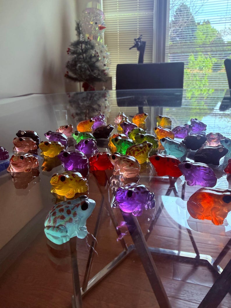 8-100pcs Miniature Resin Frogs – Colorful Terrarium & Fairy Garden Decor (2.7cm) image 14