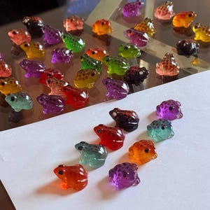 8-100pcs Miniature Resin Frogs – Colorful Terrarium & Fairy Garden Decor (2.7cm) image 5