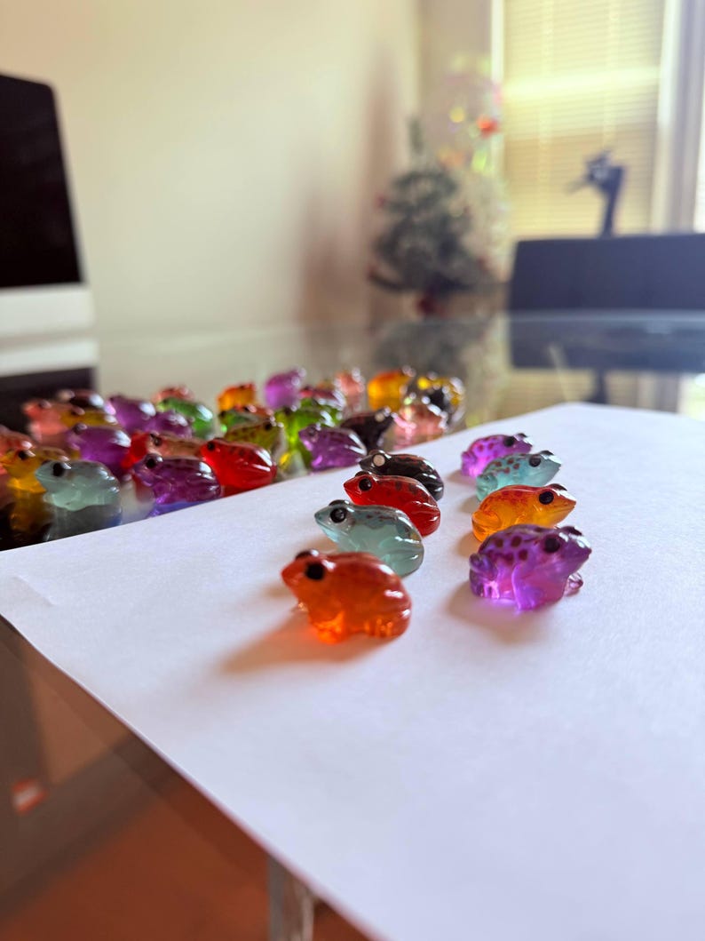 8-100pcs Miniature Resin Frogs – Colorful Terrarium & Fairy Garden Decor (2.7cm) image 10