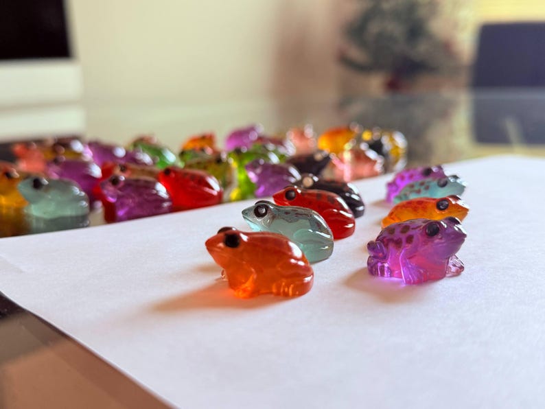 8-100pcs Miniature Resin Frogs – Colorful Terrarium & Fairy Garden Decor (2.7cm) image 4