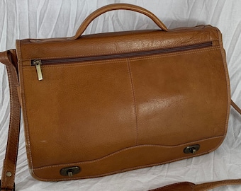 Great Vintage Authentic Tan Leather Briefcase Messenger Bag Made in Colombia