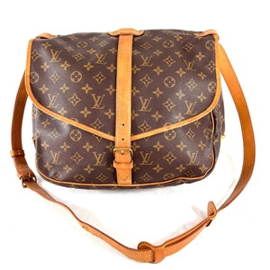 90&#39;s LOUIS VUITTON Saumur 35 Authentic Vintage Monogram Crossbody Messenger Bag Made in France