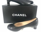 CHANEL Classic Bow Cap Toe Pump Kitty Heels Front Logo Black Leather EU 36 1 2 US 6