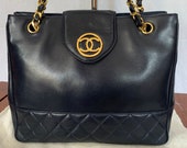 1989 CHANEL CC Navy Blue Quilted Lambskin Medium Tote Chain Link Shoulder Bag Made in Italy