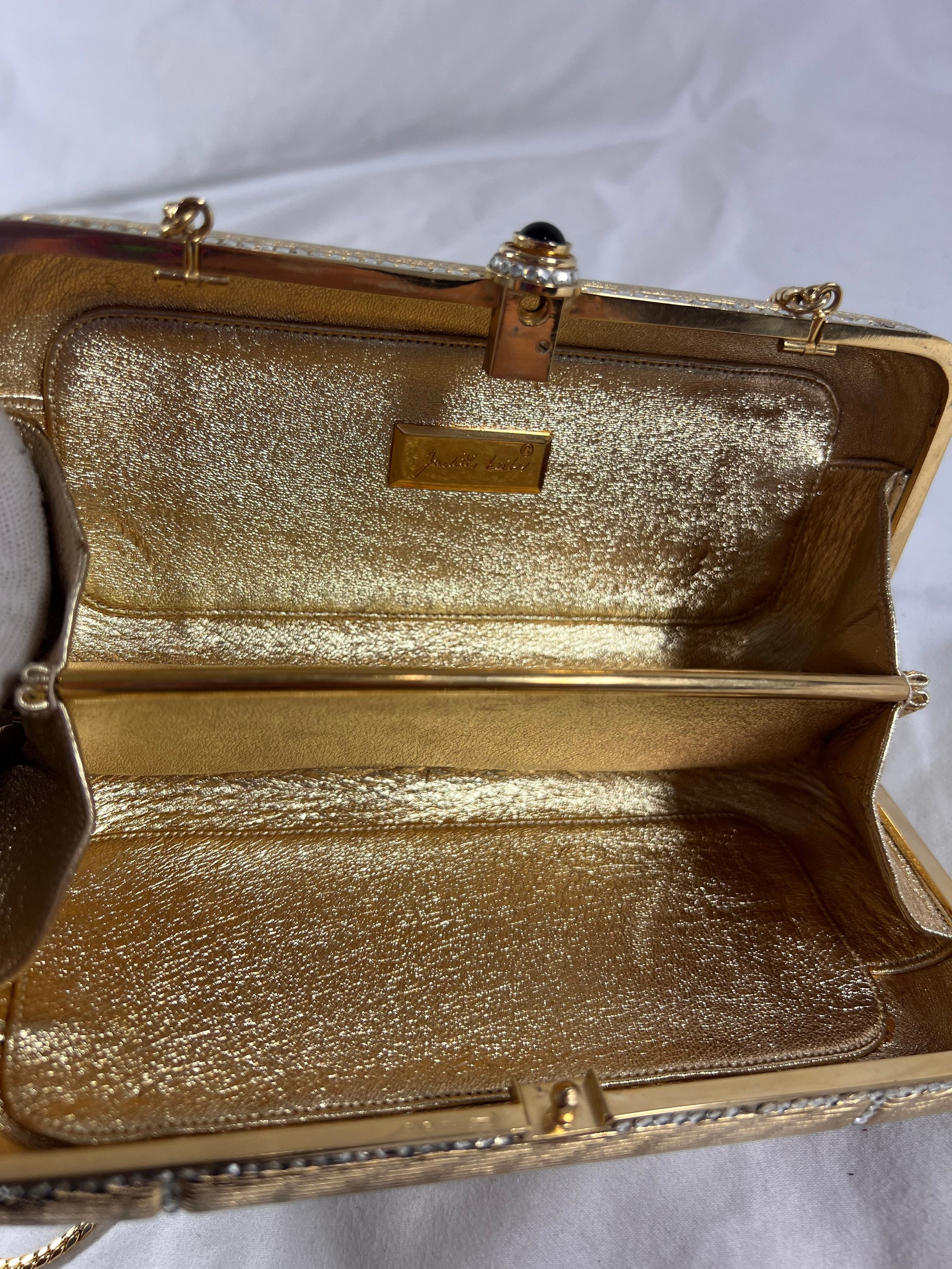 Judith Leiber Sac de soirée vintage en cuir doré avec dessus en maille  métallique ref.938430 - Joli Closet