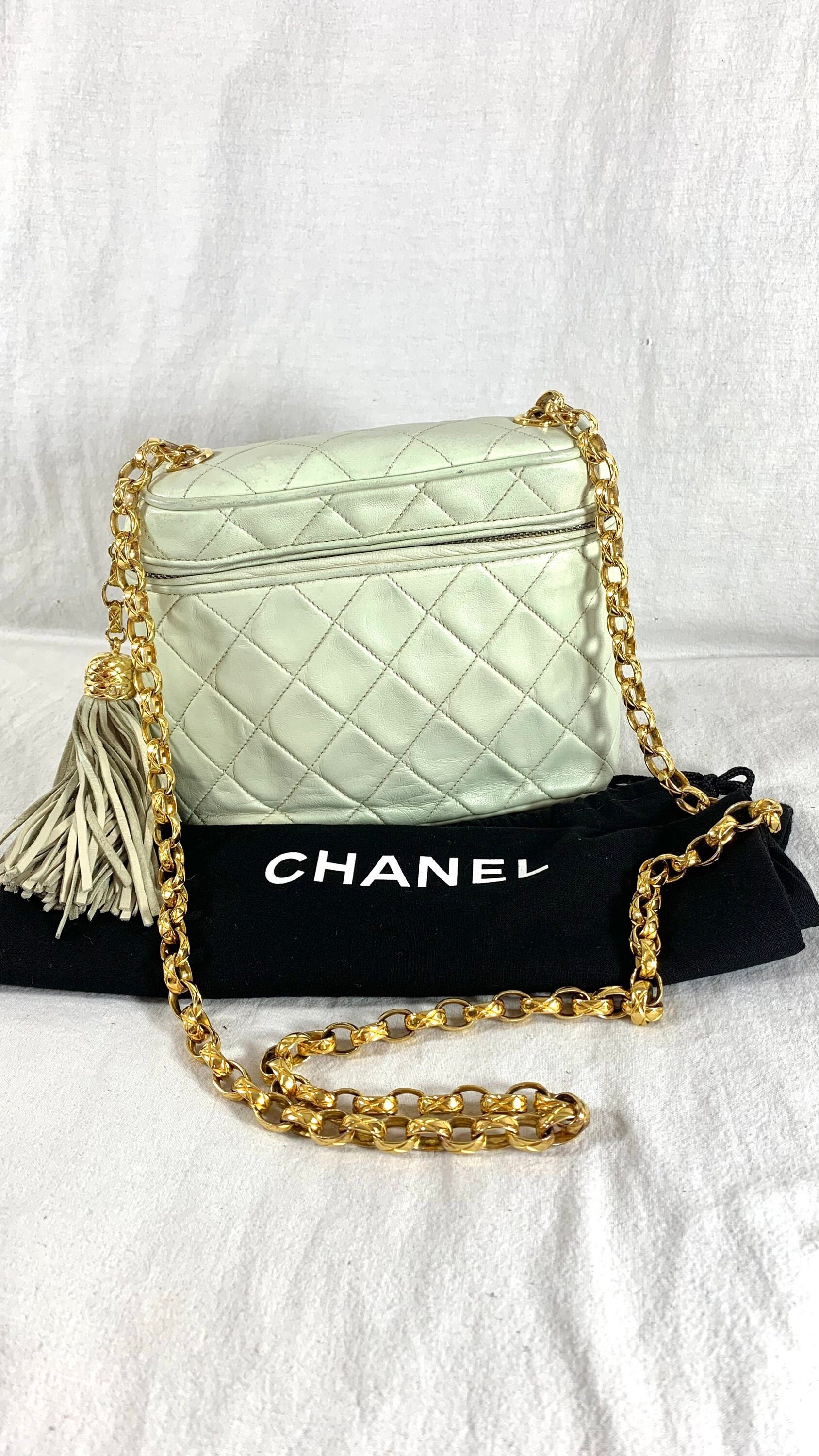 CHANEL Quilted Ivory Leather Chain Link Shoulder Bag Made in -  Norway
