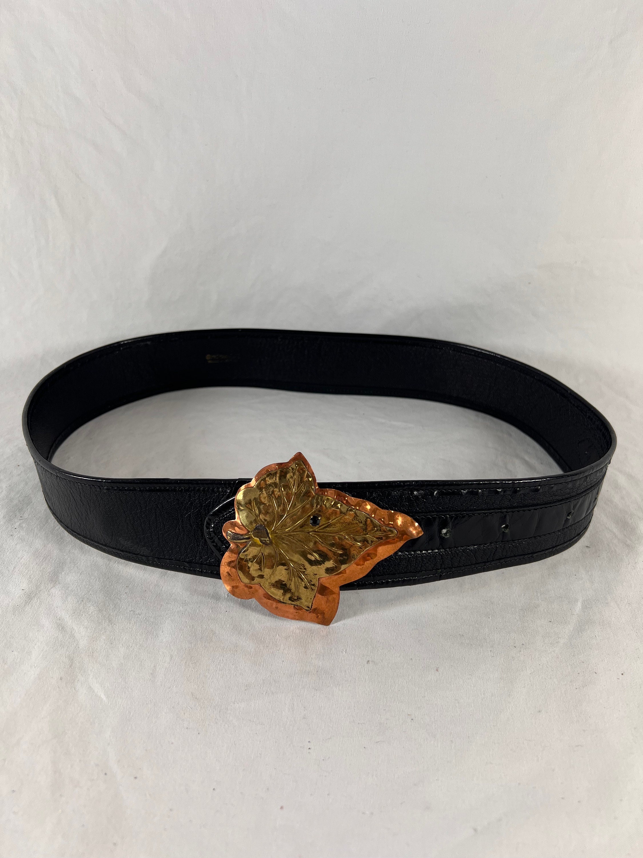 GIANFRANCO LOTTI ブラックレザー ベルト GIANFRANCO LOTTI リーフバックルアクセント ブラックレザー