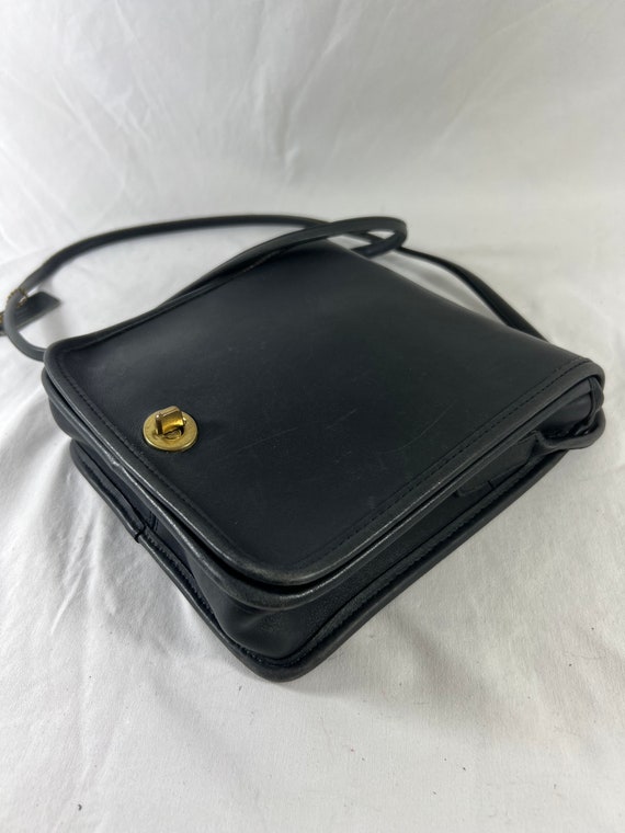 80's COACH Dark Navy Blue Leather Compact Pouch C… - image 4