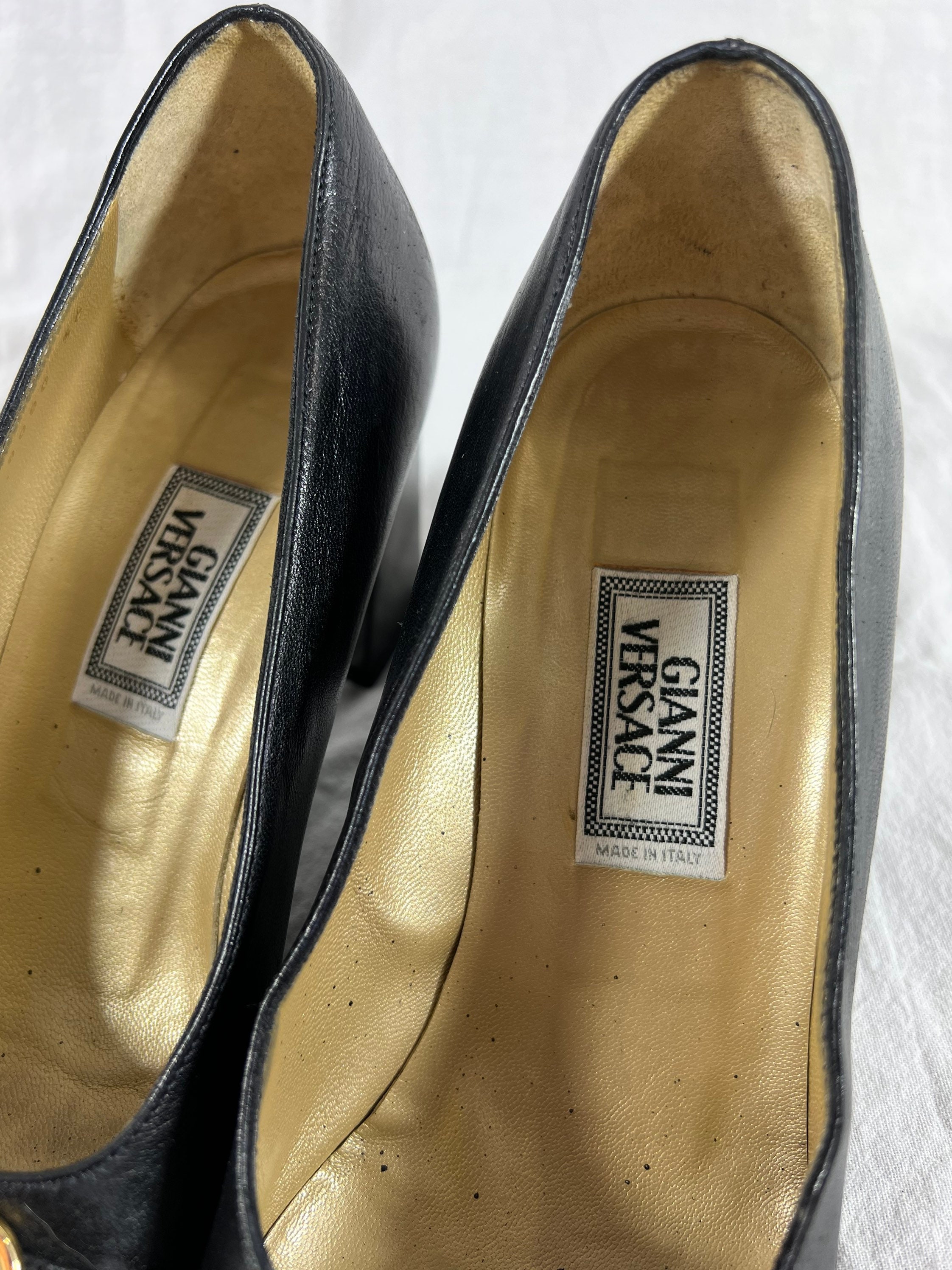 GIANNI VERSACE Vintage Authentic Black Leather Medusa Shoes Size 