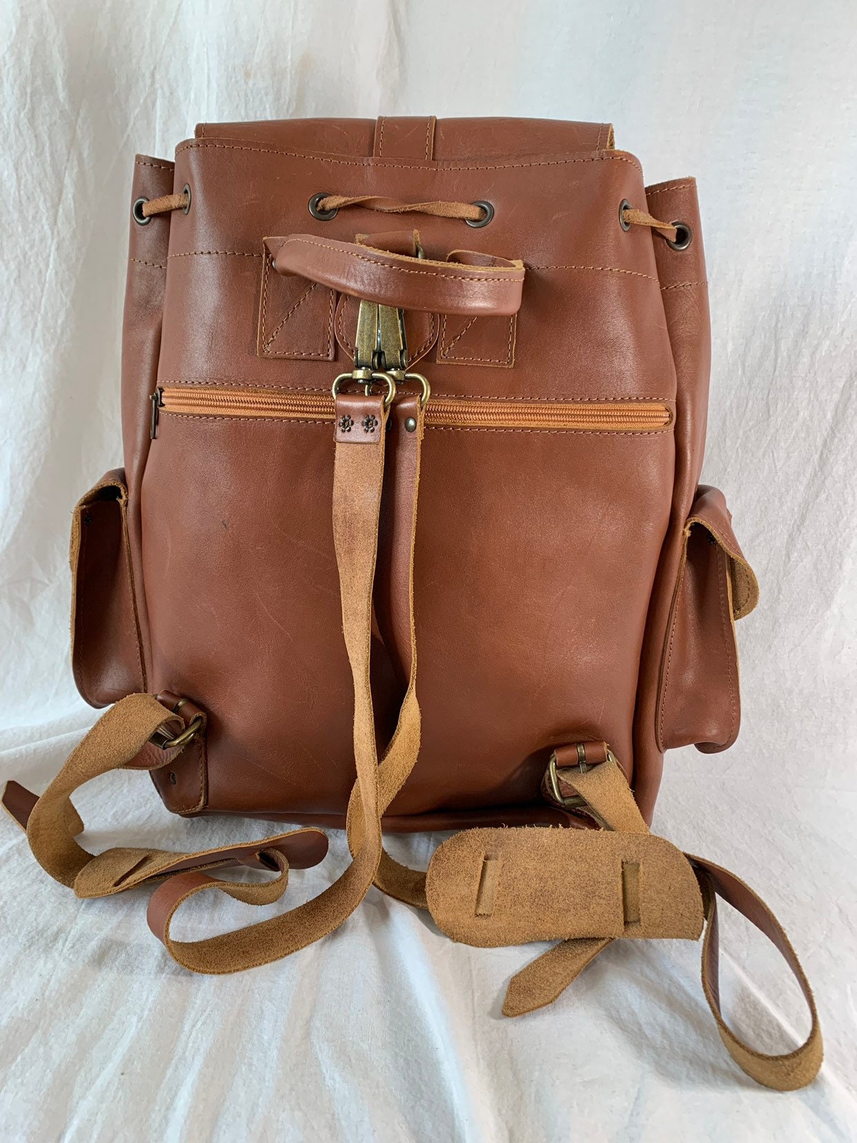 Large Vintage Genuine Brown Leather Drawstring Backpack  display picture 2