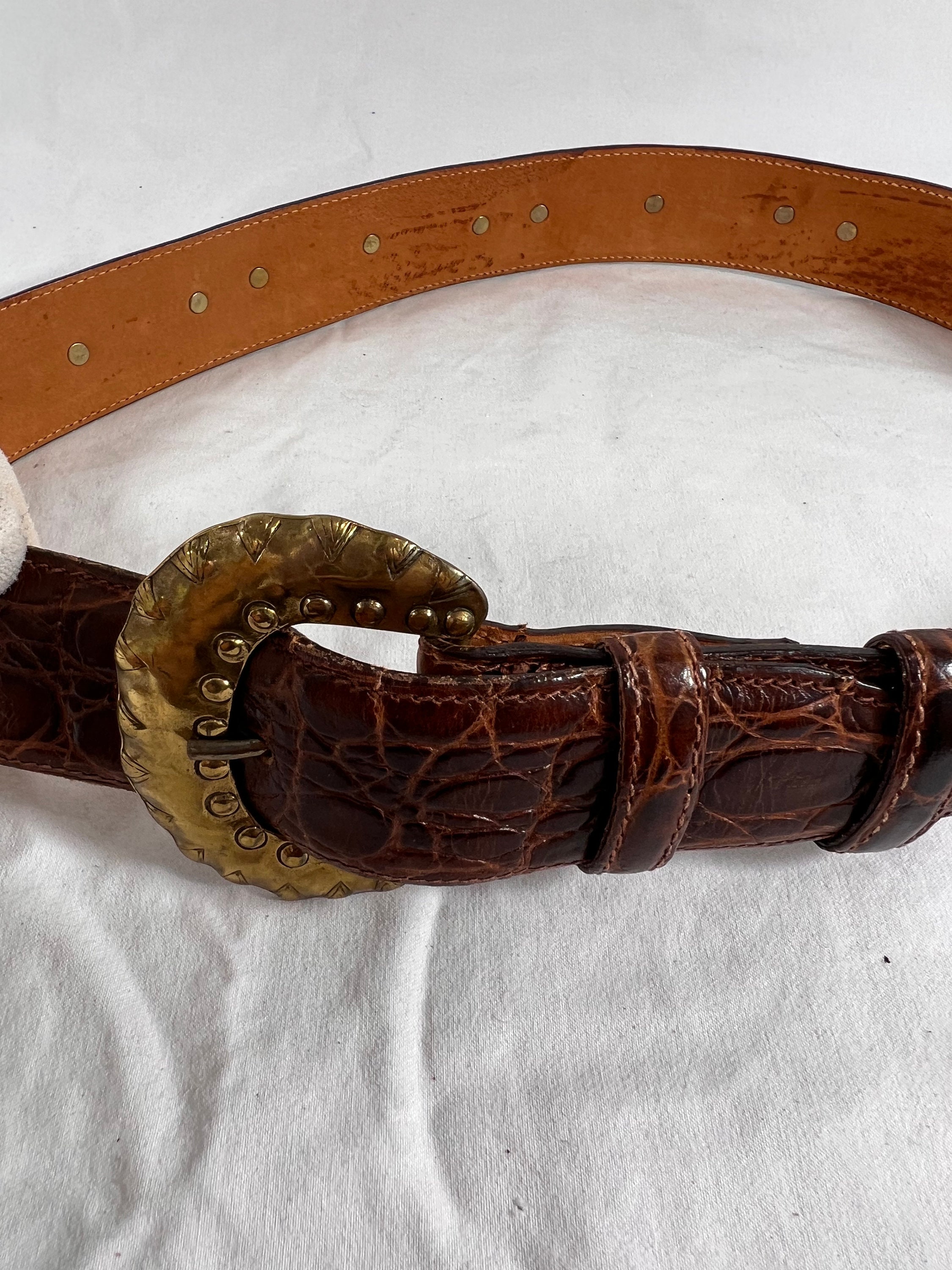 SAKS FIFTH AVENUE Vintage Brown Leather Alligator Embossed  display picture 1